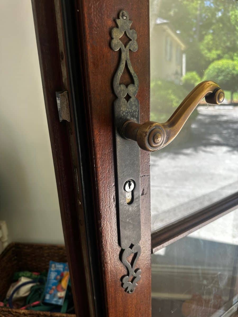 Decorative lever handleset