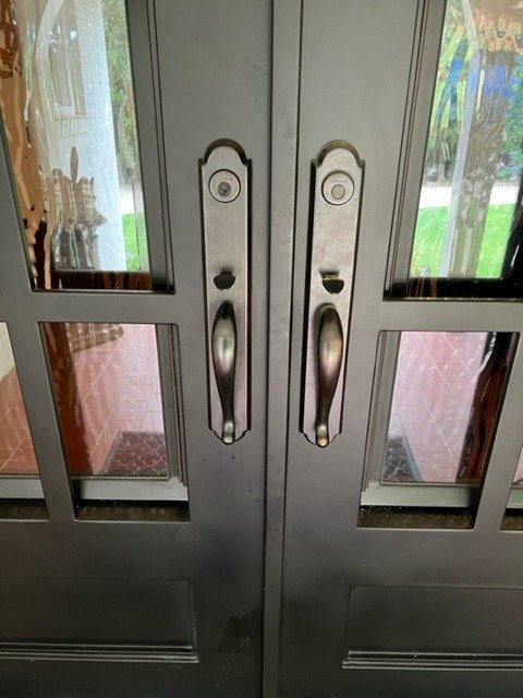 Double door handlesets
