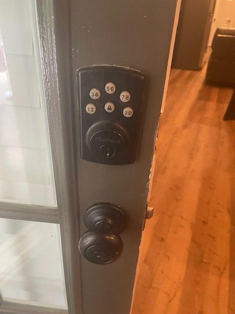 Keypad deadbolt kwikset