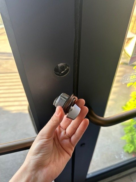 Lever cylinder in hand