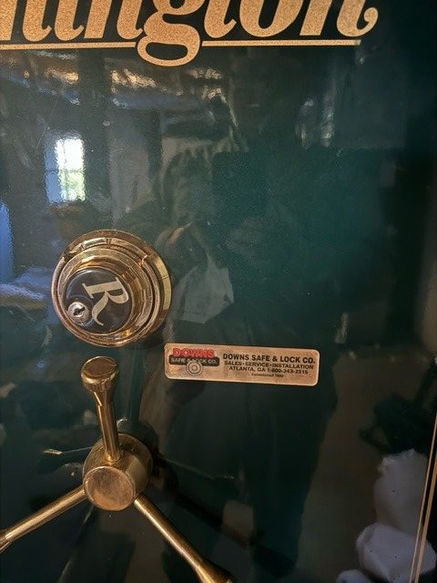 Safe dial downs plate